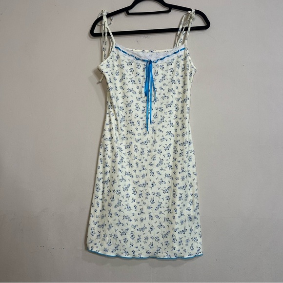 Floral Blue and White Nightgown or dress i think it can go either way - Picture 1 of 4
